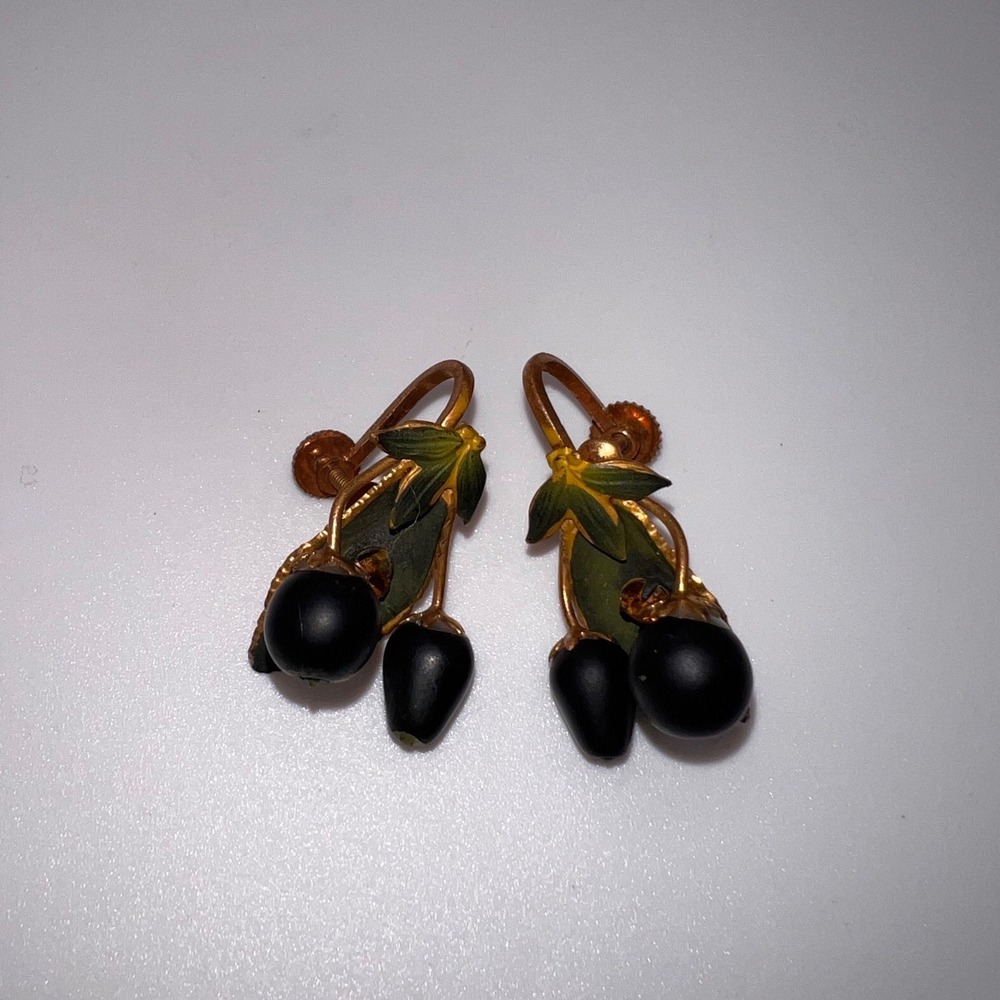 Vintage Gold-Tone Signed Made In Austria Olive Leaves Screw Back Earrings EUC